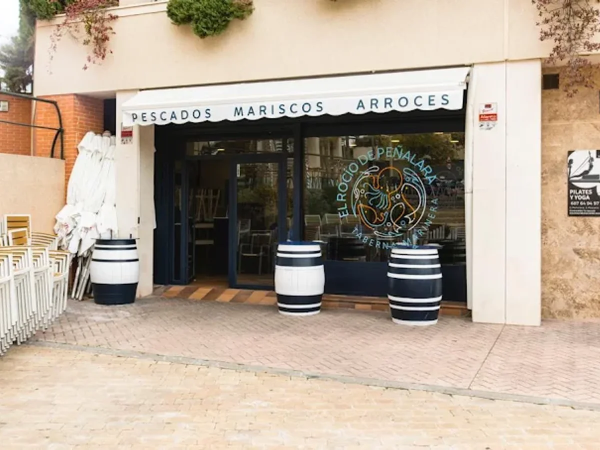 Fachada El Rocío de Peñalara